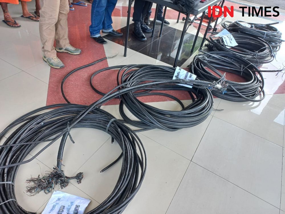 5 Pelaku Pakai Seragam Teknisi, Nekat Curi Kabel Telkom di Klungkung 