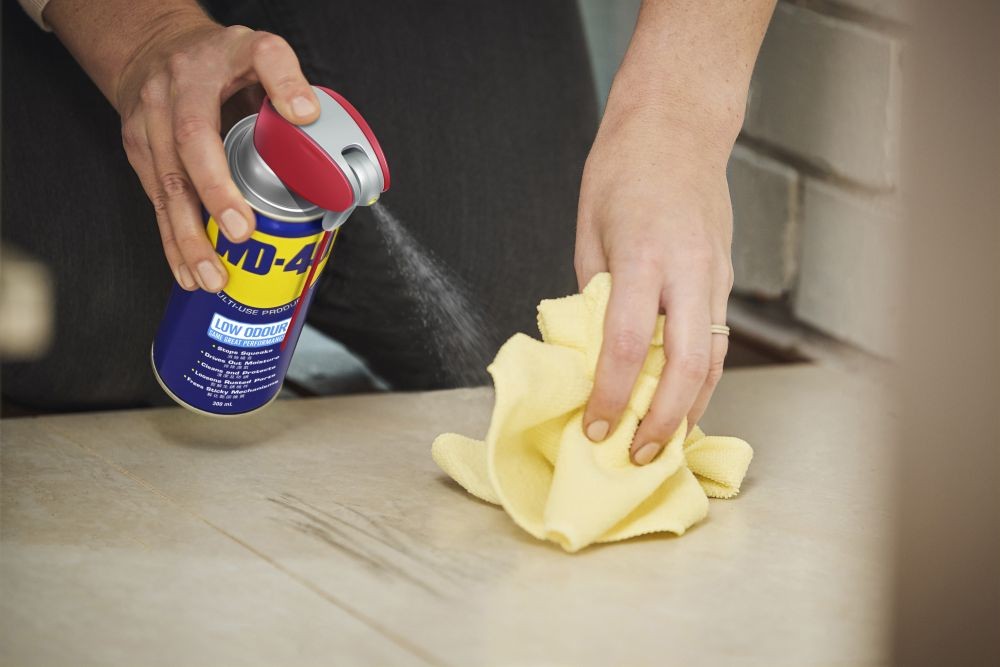 Seampuh Apa Varian Baru WD-40 Low Odour Untuk Perabot Rumah?