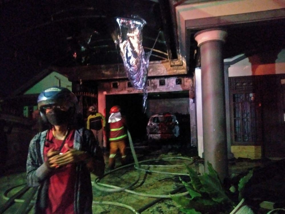 1 Mobil dan 2 Motor Milik Warga di Bandar Lampung Terbakar