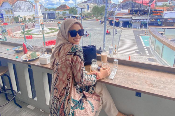 10 Inspirasi Berfoto di Tugu Yogyakarta, Aman dan Tetap Hits