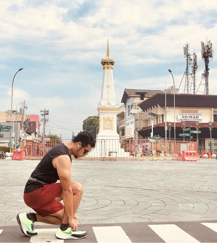 10 Inspirasi Berfoto di Tugu Yogyakarta, Aman dan Tetap Hits
