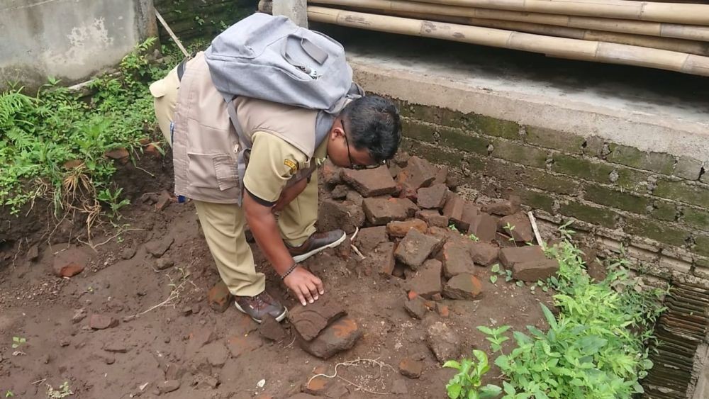 Warga Tulungagung Temukan Arca Naga saat Membangun Gudang Masjid