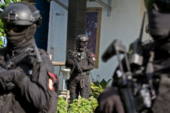Komisi III DPR Besuk Anggota Densus 88 Ditembak Teroris di Lampung 