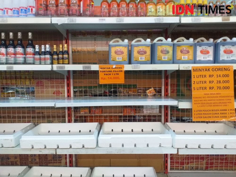 Kapolda Sulut Tinjau Stok Minyak Goreng di Pasar dan Toko Retail