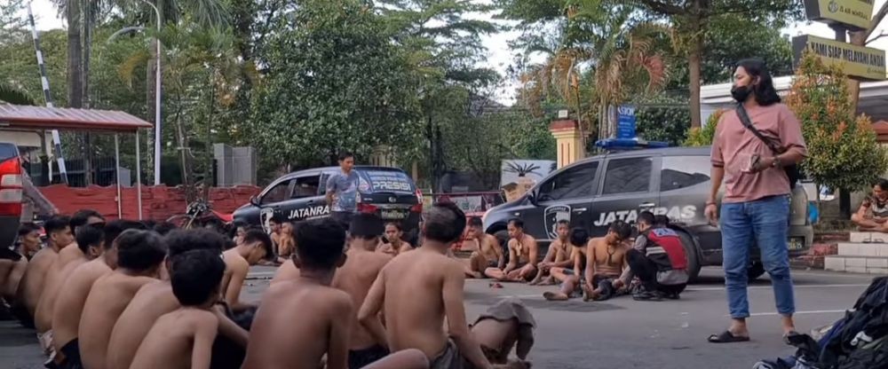 Pimpinan Geng Motor Onar di Makassar Ditangkap, Nangis Manggil Emaknya