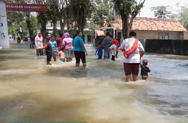 7 Potret Gerak Cepat BRI Peduli Bantu Warga Kebanjiran di Grobogan 