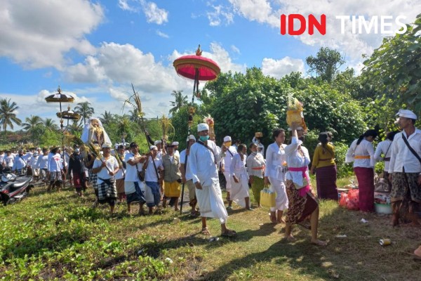 Potret Ritual Melasti Tektekan, Tradisi Unik di Bali untuk Tolak Bala