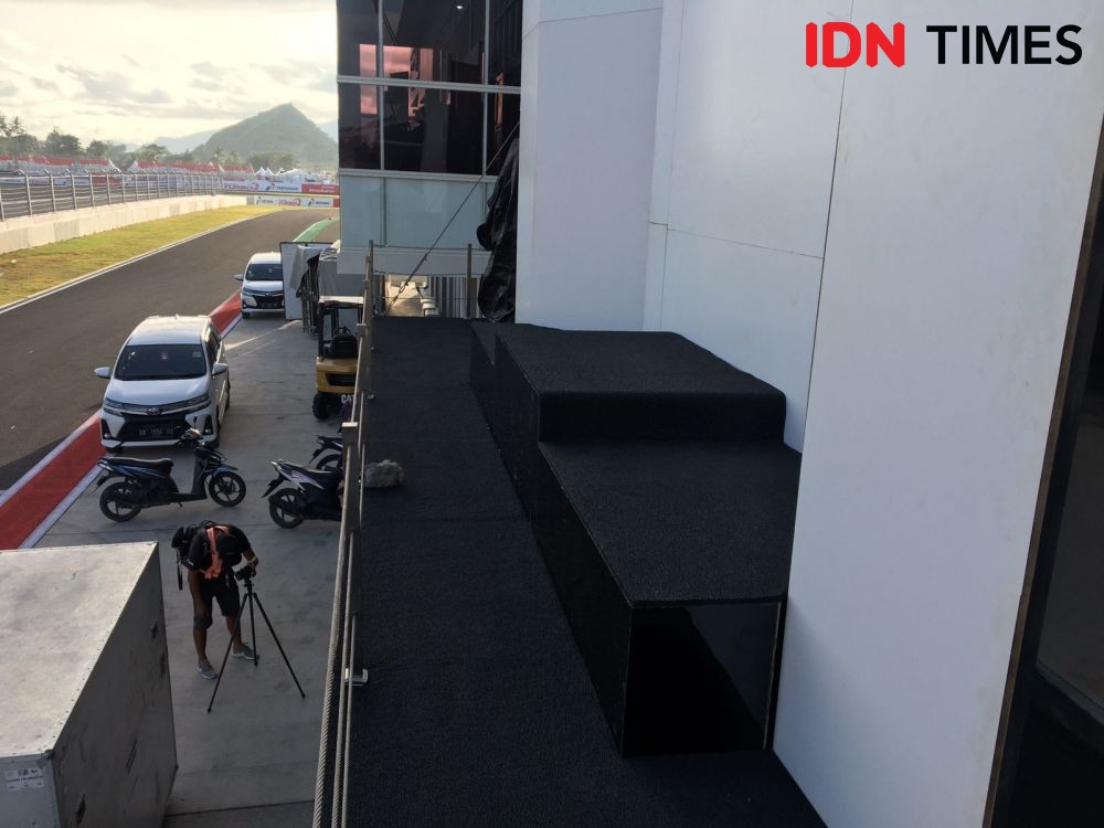 Dibuat di Bali, Jokowi Akan Serahkan Piala Juara MotoGP Mandalika