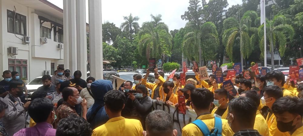 Kawal Kasus Pencabulan, Mahasiswa Unsri Datangi PN Palembang 