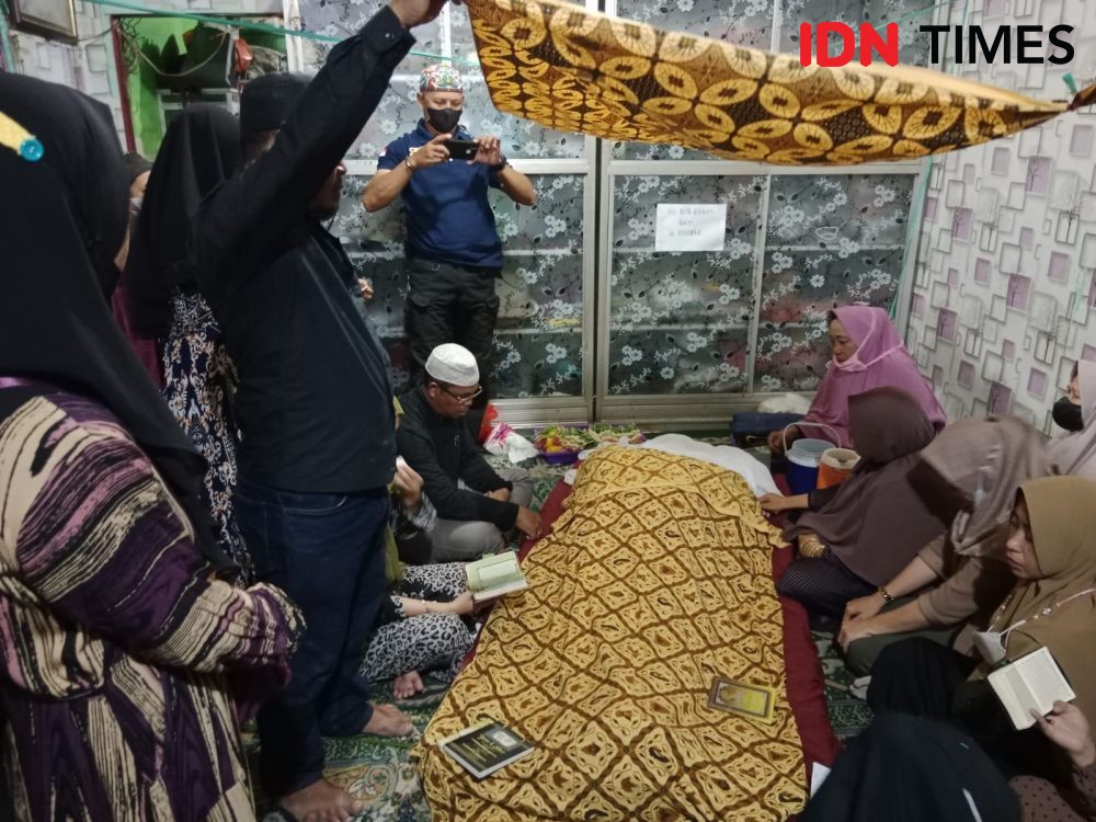 Warga Tewas Antre Minyak Goreng, Pihak Grosir Diminta Tanggung Jawab