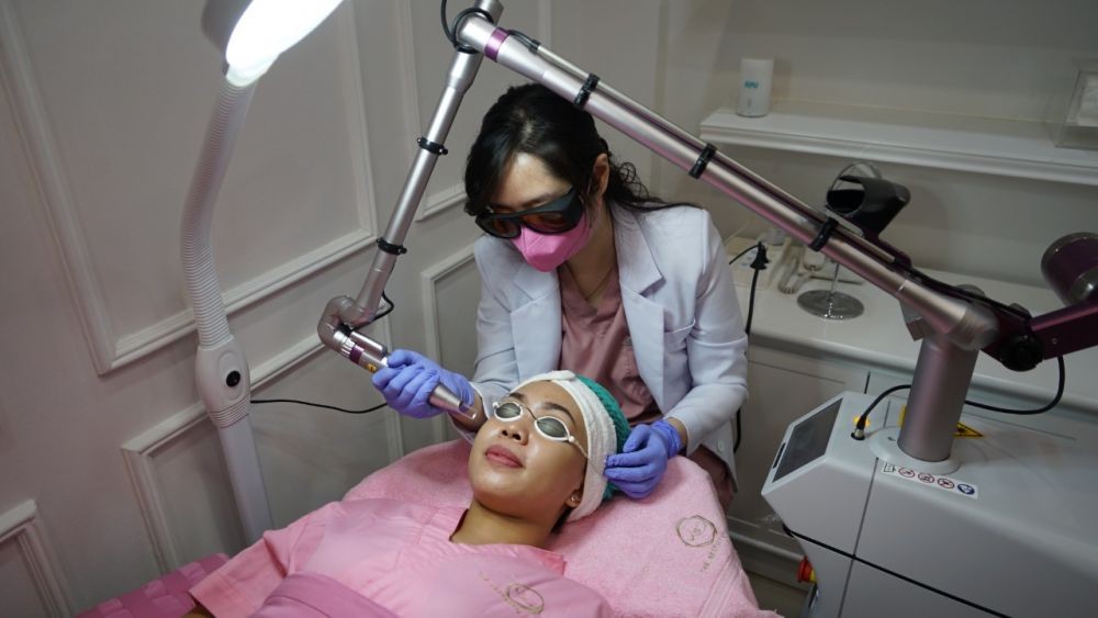 Perawatan Sinar Laser Ini Diklaim Bikin Kulit Wajah Lebih Muda