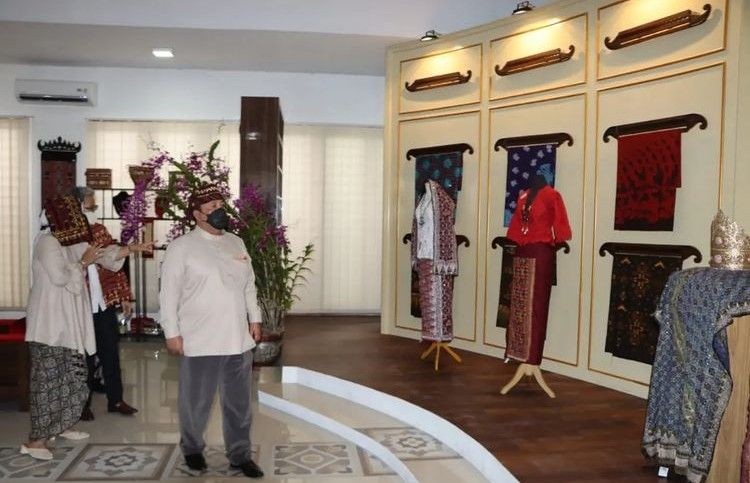 Pojok Dekranasda Sajikan Produk Unggulan Perajin dan UMKM Lampung