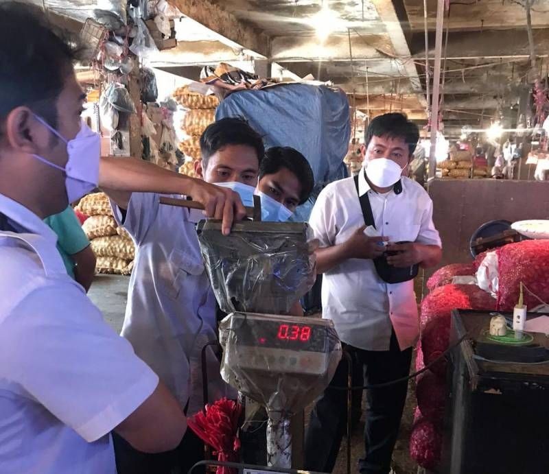Pemkot Tangerang Tes Alat Ukur dan Timbang di Pasar Tradisional 