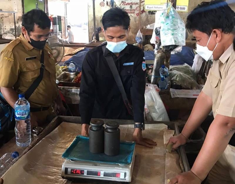 Pemkot Tangerang Tes Alat Ukur dan Timbang di Pasar Tradisional 