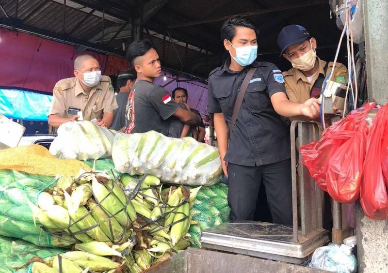 Pemkot Tangerang Tes Alat Ukur dan Timbang di Pasar Tradisional 