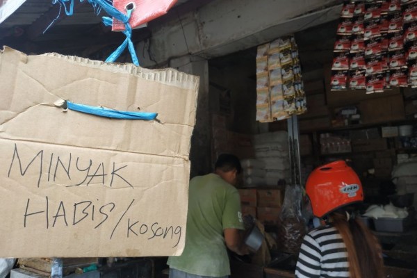 Minyak Goreng Curah Sudah Seminggu Hilang di Pasaran Kota Bandung