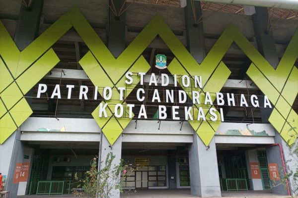 Kayak Marc Klok, Pelatih Burundi Keluhkan Lapangan Stadion Patriot