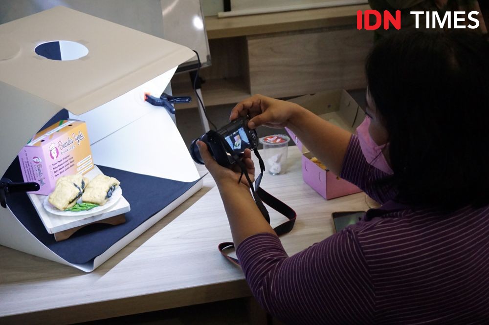7 Potret UMKM Belajar Fotografi Produk di Rumah BUMN BRI Semarang