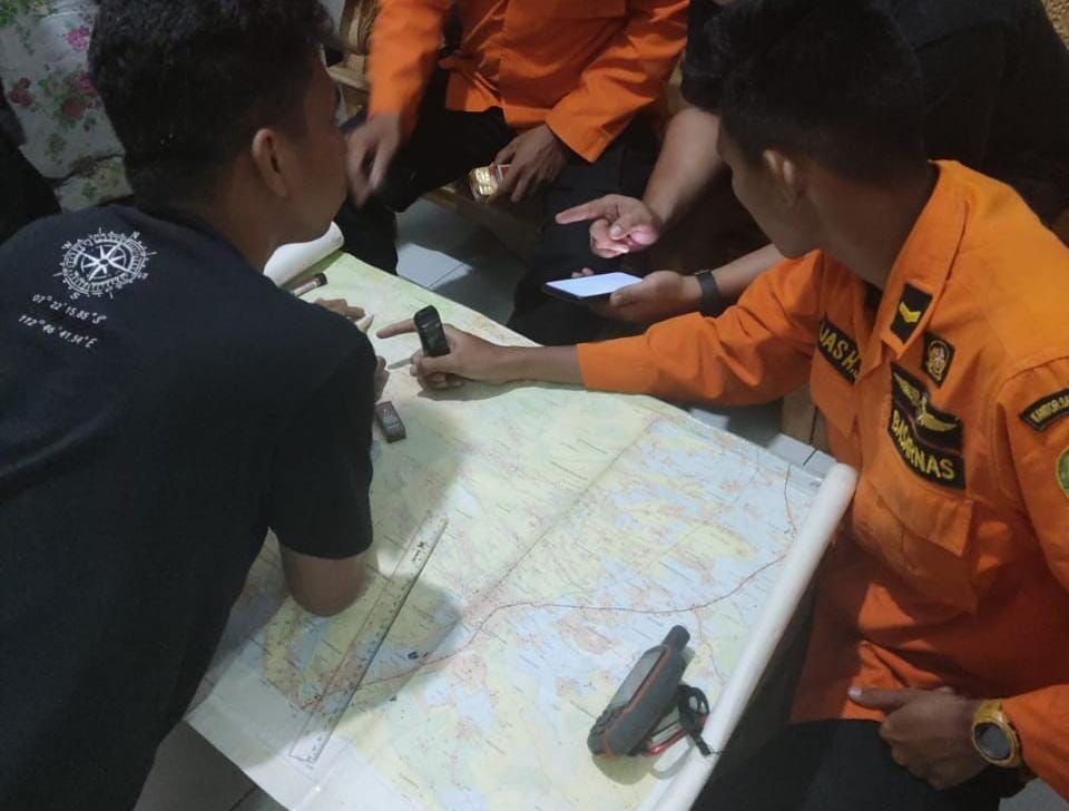 Tim SAR Surabaya Lakukan Pencarian Pendaki Hilang di Gunung Arjuno