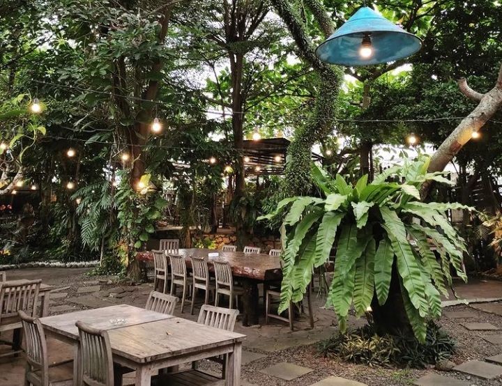 5 Cafe Konsep Outdoor Bandar Lampung, Ada di Atas Bukit!