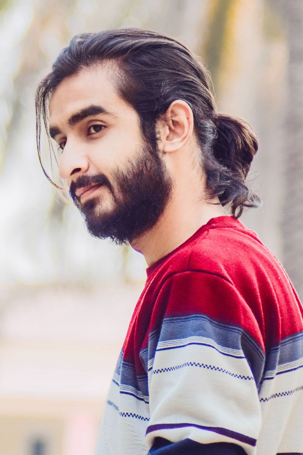 17 Gaya Rambut Man Bun yang Paling Hits, Pilih Mana?
