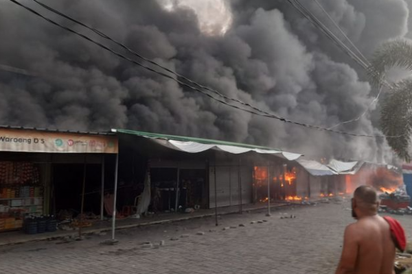 Kebakaran Hebat Komplek Mutiara Garuda Tangerang, 46 Kios Hangus