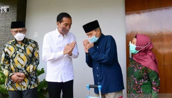 Jokowi dan 4 Cucunya Nikmati Naik Andong di Gedung Agung Yogyakarta 