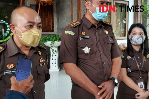 Kejari Tabanan Menahan 2 Pelaku Dugaan Korupsi Lpd Belumbang