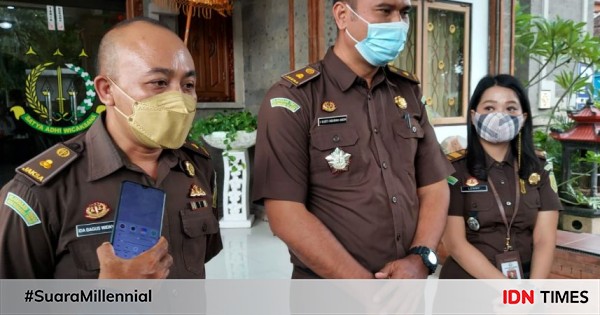 Kejari Tabanan Menahan 2 Pelaku Dugaan Korupsi Lpd Belumbang 4722