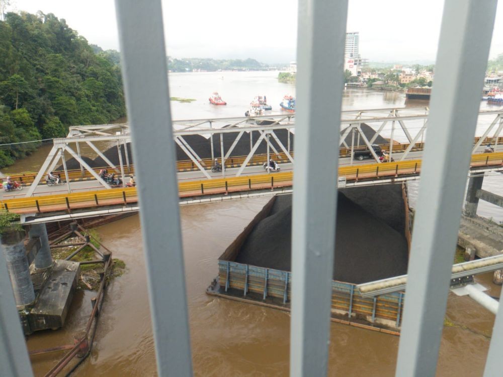 Pilar Jembatan Mahakam Retak, BBPJN Imbau Kendaraan Besar Tak Melintas