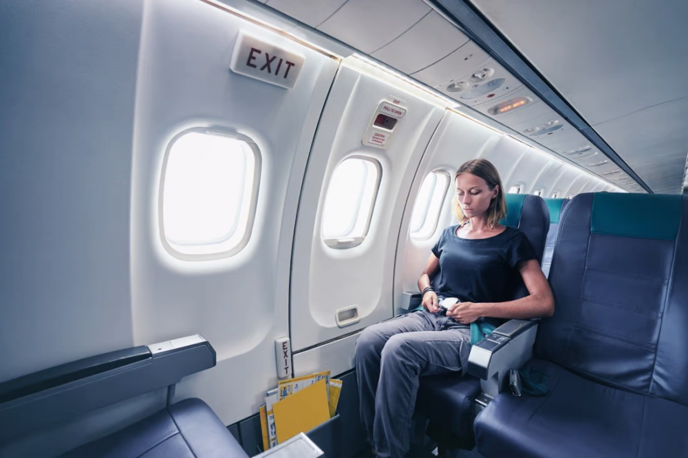 Enak dan Gak Enaknya Duduk di Emergency Seat Pesawat