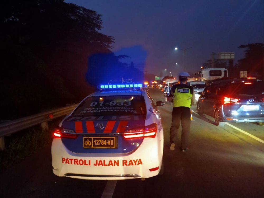 2 Truk Dan Bus Tabrakan Di Tol JORR, 1 Orang Tewas