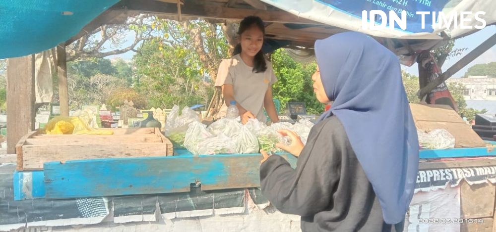 2 Tahun Tanpa Untung, Penjual Bunga TPU Palembang Kini Ramai Pembeli