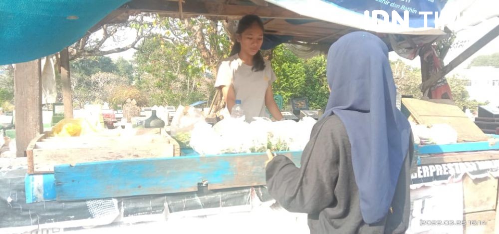 2 Tahun Tanpa Untung, Penjual Bunga TPU Palembang Kini Ramai Pembeli