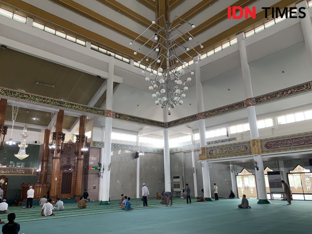 Boleh Iktikaf, Masjid Agung Al-Furqon Sediakan Makan Sahur