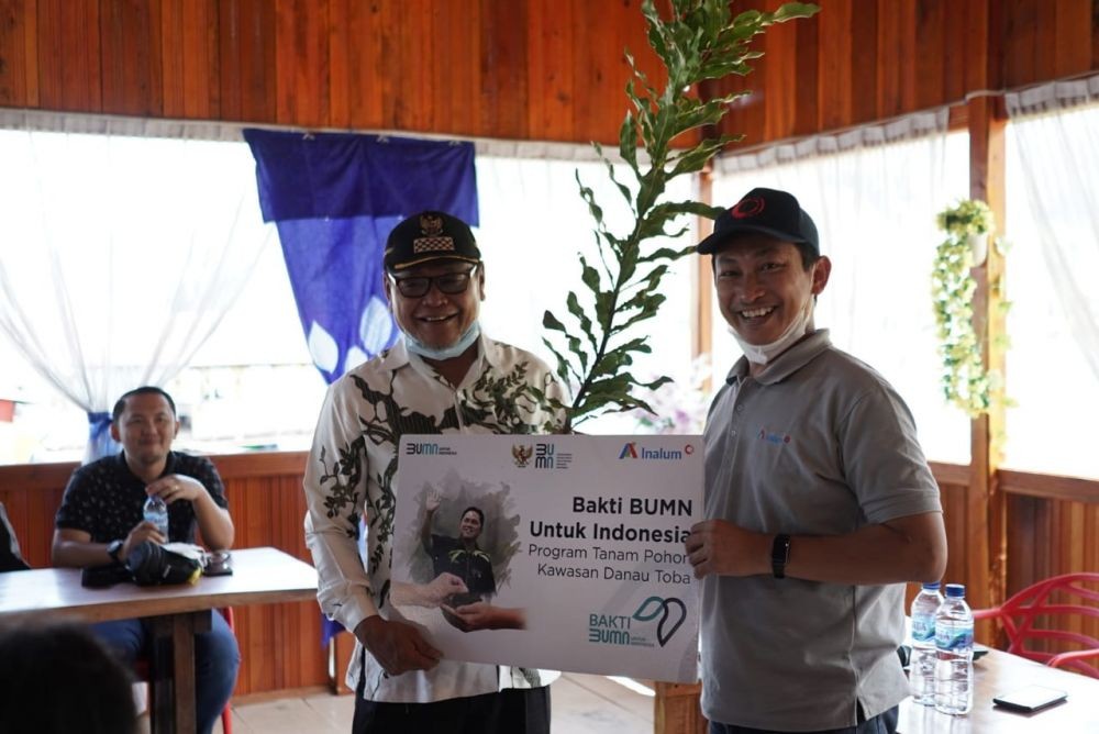 Tuan Rumah Bakti BUMN, Inalum Tanam 500 Bibit Pohon di Area Danau Toba
