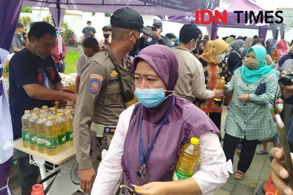 Bazar Murah Munggahan, Warga Purwakarta Buru Minyak Goreng