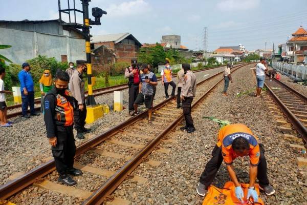 Tersandung Rel, Nenek Di Surabaya Tewas Tertabrak Kereta Api