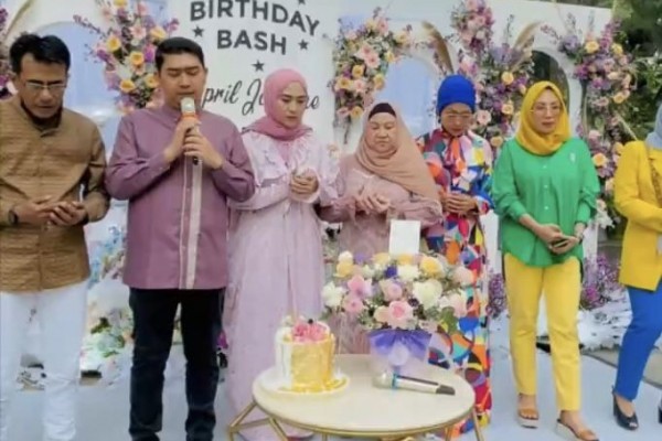 10 Momen Pesta Ulang Tahun April Jasmine Ke-37, Dihadiri Sahabat