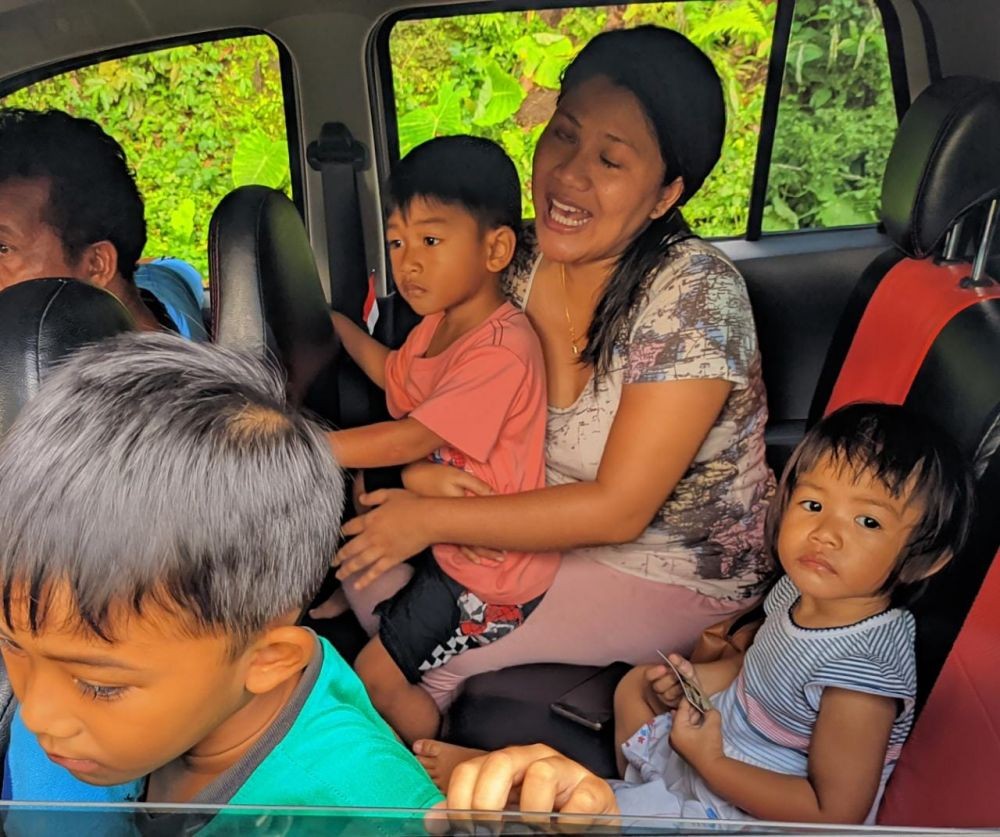 Rem Blong, Mobil Pengangkut Satu Keluarga Ludes Terbakar di Lombok 