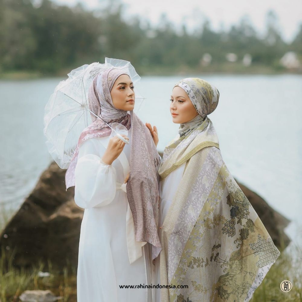 Ugahari Shawl, Fashion Hijab dari Rahina Indonesia untuk Ramadan 2022