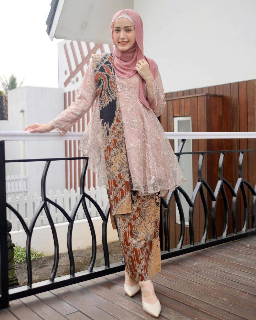 9 Hijab Style Untuk Kebaya Kondangan, Gampang Ditiru