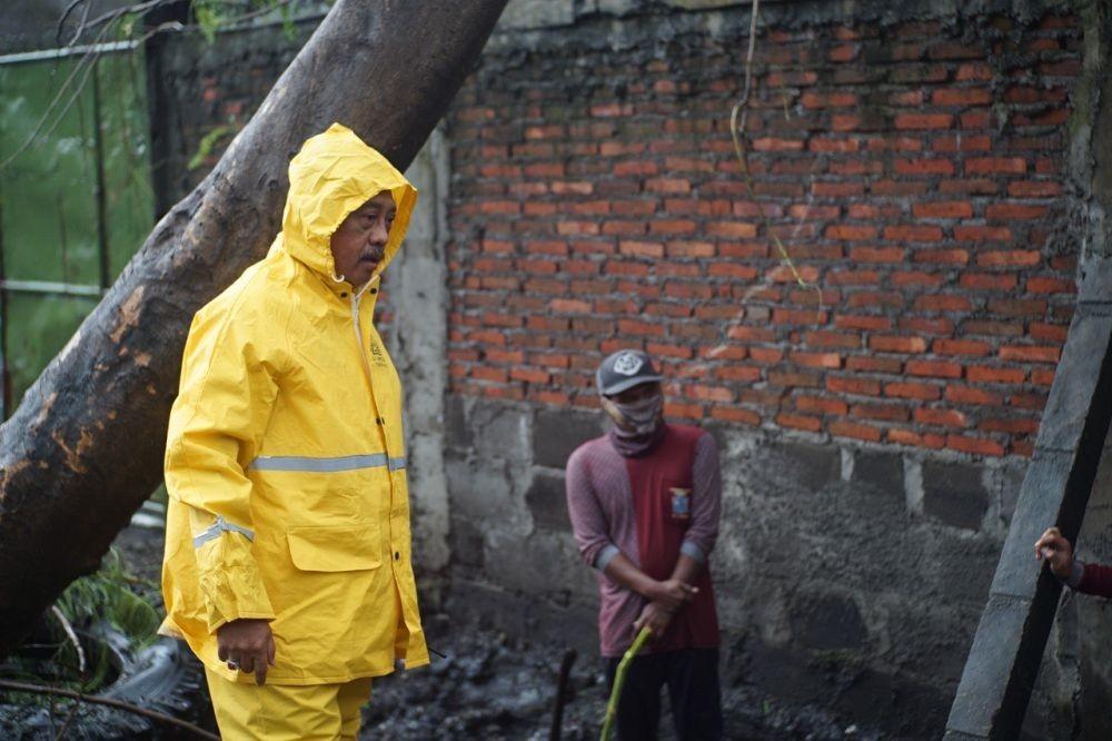 Rawan Banjir Pemkot Normalisasi Jalan Dupak Surabaya