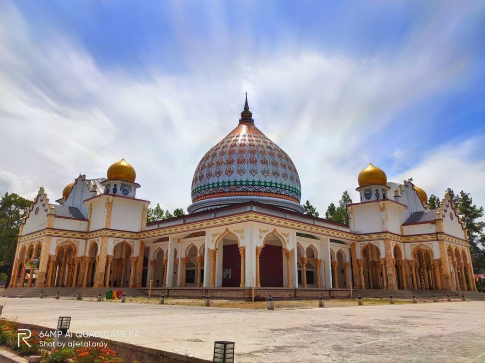 10 Masjid di Aceh Ini Punya Keindahan dan Kemegahan yang Memukau
