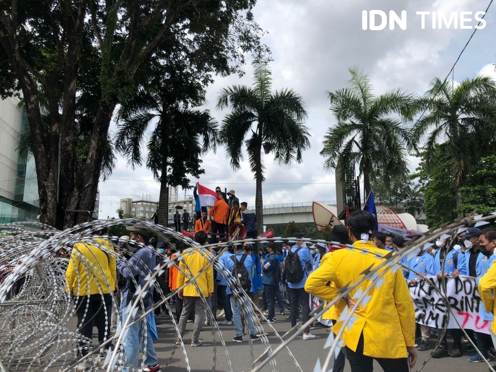 Kapolrestabes Palembang Bantah Tertabrak Mobil Saat Demo Mahasiswa