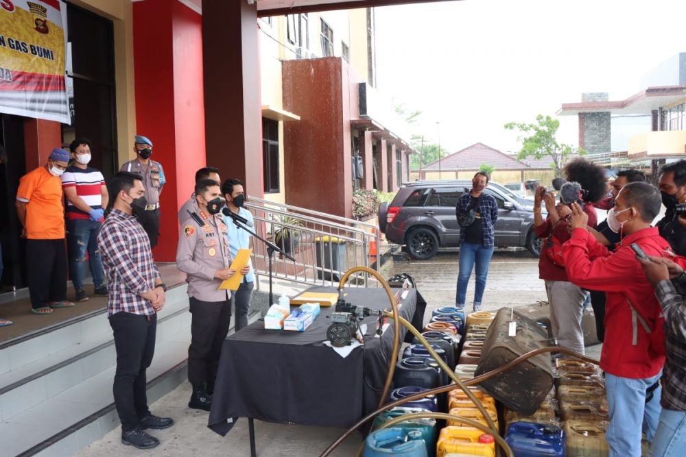 Untung Rp5 Juta Per Minggu, Polisi Bekuk Penimbun Solar di Samarinda 