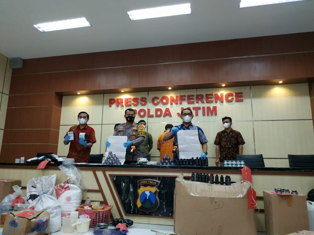 Palsukan Merek Kosmetik, Warga Surabaya Untung Rp500 Juta