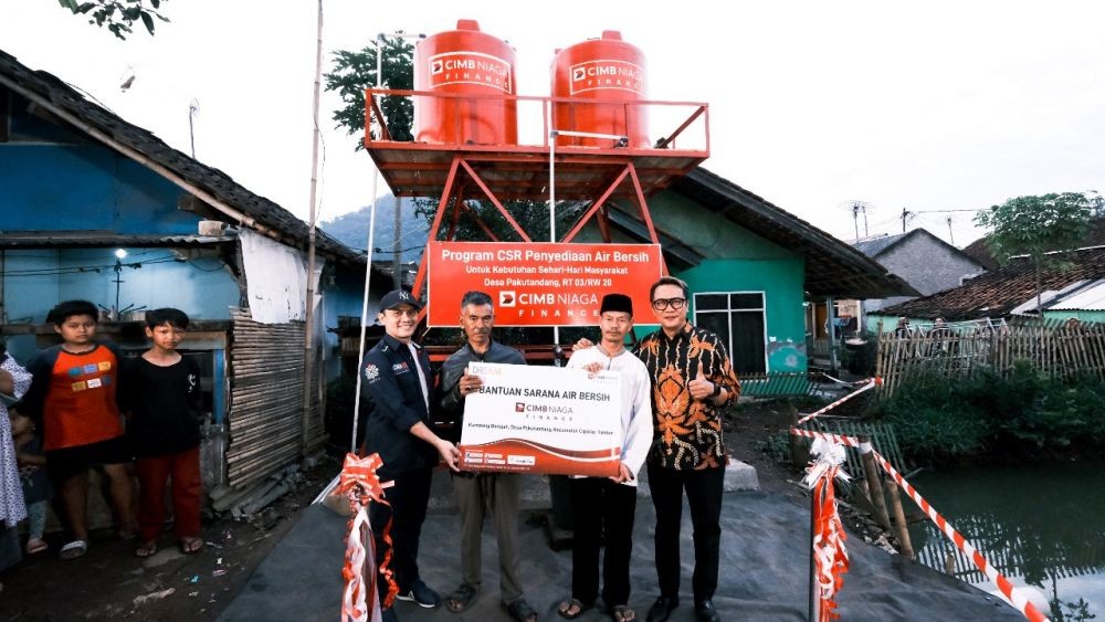 Atasi Kesulitan Saat Kemarau, Warga Ciparay Bandung Diguyur Air Bersih