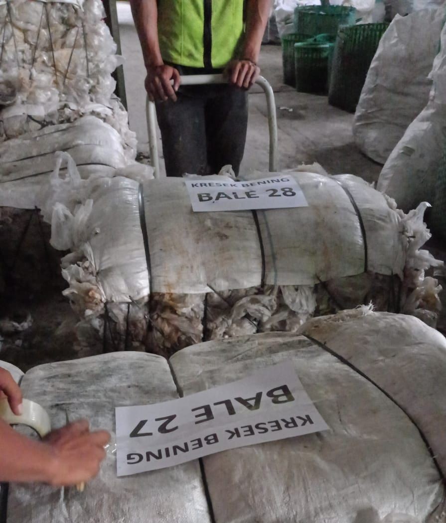 6 Ton Sampah Muncar Banyuwangi Diekspor ke Australia