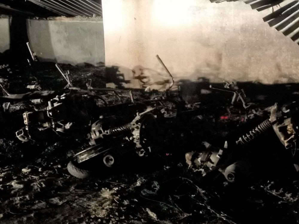 Dua Tempat Hiburan Malam Dibakar OTK, Ratusan Pelaku Pakai Kelewang